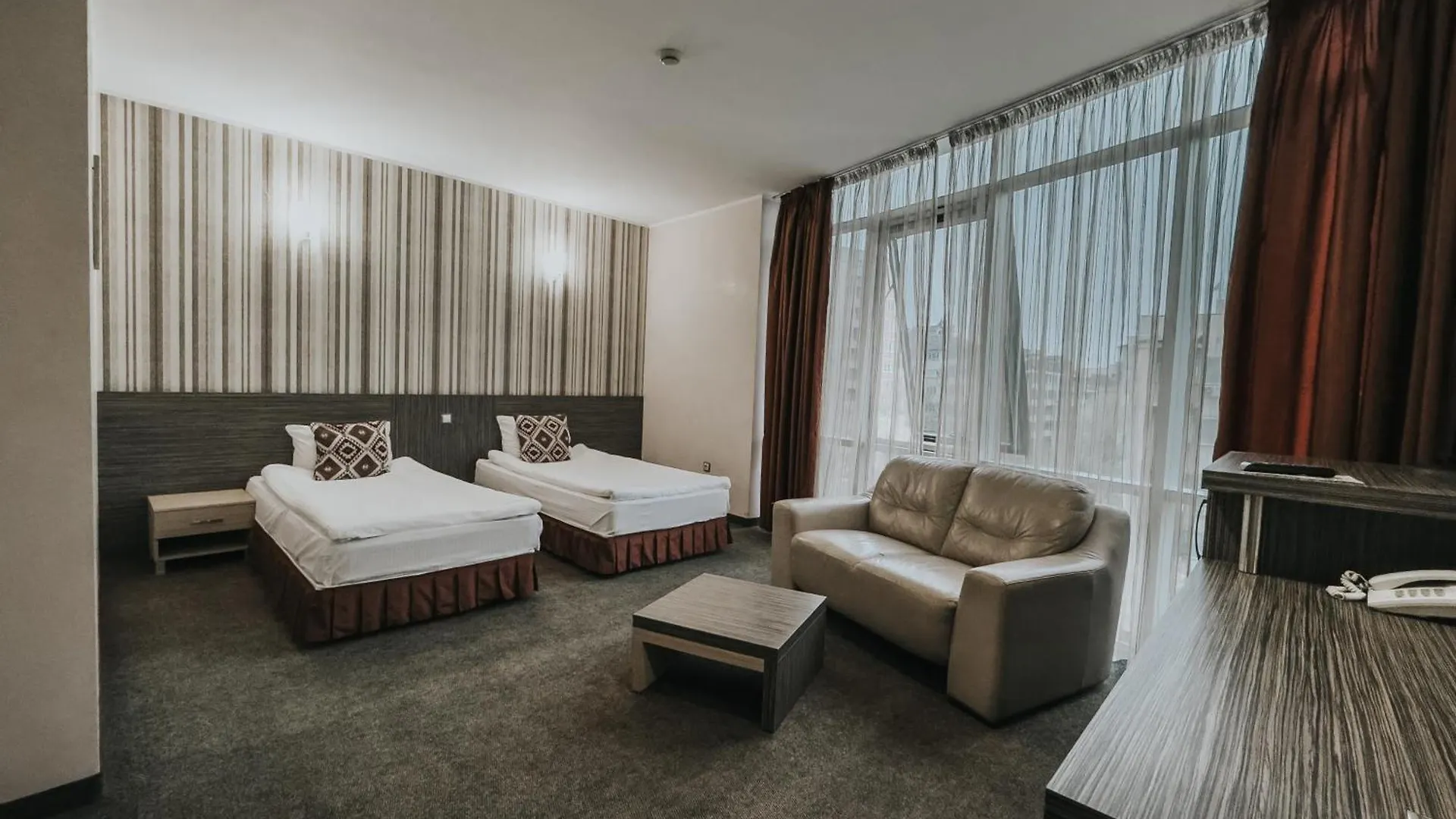 Hotel Noris Plovdiv 3*,