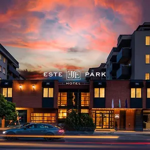 -- Park -- Part Of Urban Chic Luxury Design - Parking & Compliments - Next To Shopping & Dining Mall מלון